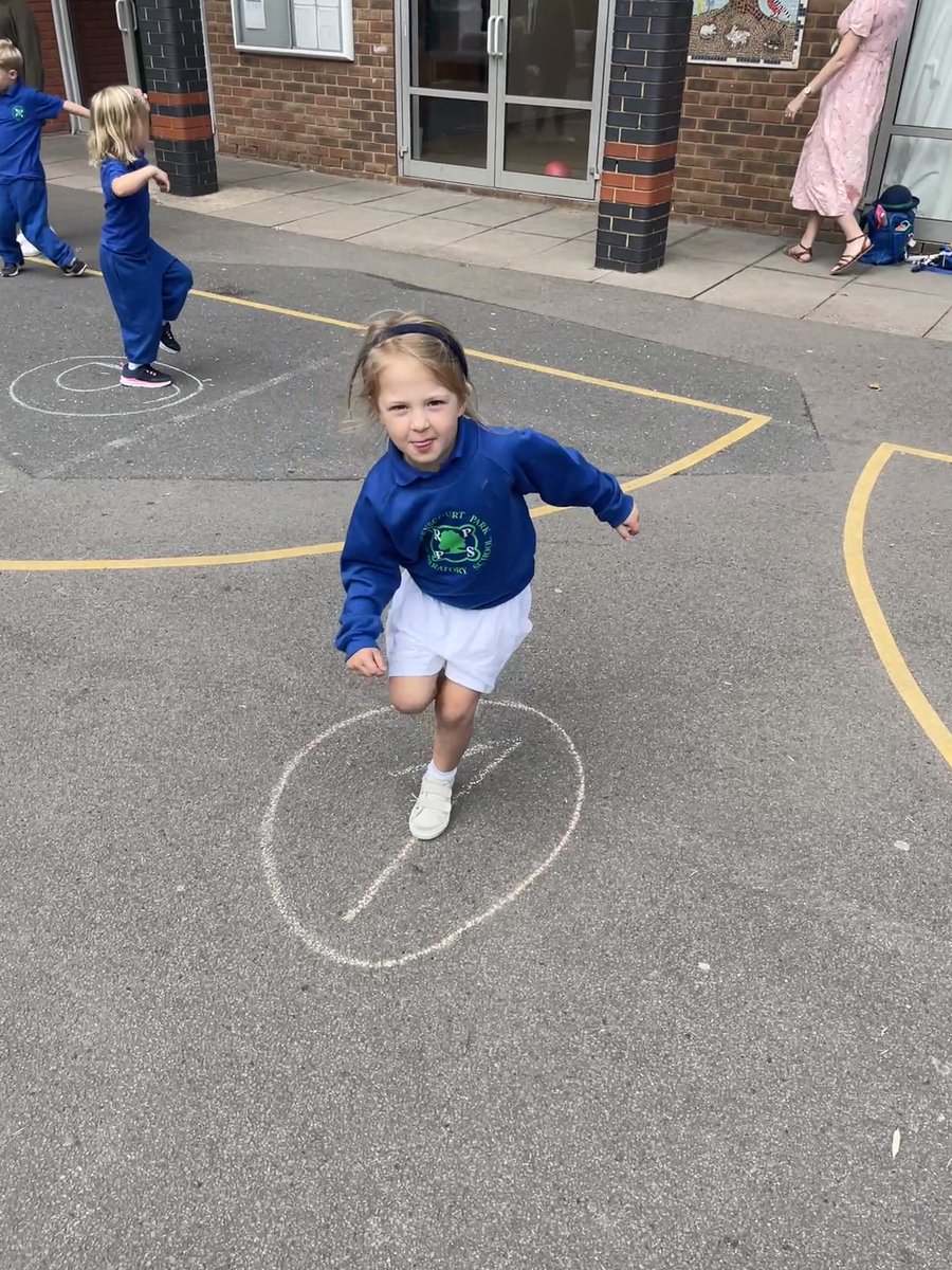 RPPS_Reception's tweet image. Gross motor maths! 🔢🏃‍♂️
#countingfun #earlyyears