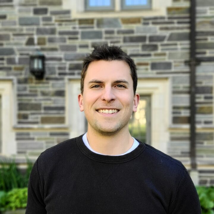 Great collab between <a href="/PlossLab/">Alexander Ploss</a> <a href="/PrincetonMolBio/">Princeton MolBio</a> and <a href="/MacMillan_Lab/">MacMillan Group</a> <a href="/PrincetonChem/">Princeton Chemistry</a>, ID’ing 8 novel receptors for #COVID19 on the human cell, including 4 important for viral entry. Congrats to all. Story, link to <a href="/J_A_C_S/">J. Am. Chem. Soc.</a> paper: bit.ly/3eRiTW2