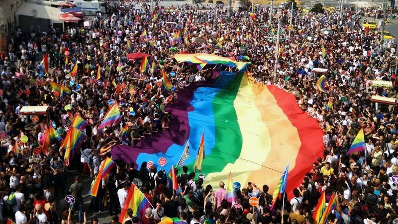 anti_kap2's tweet photo. DSİP: LGBTİ+ karşıtı mitingi kınıyoruz, LGBTİ+’ların yanındayız!
https://t.co/jgCDmE570P
#18eylülyürüyüşünei̇ptal #lgbti+ #homofobik #dsip #kınama #nefretsöylemi #nefretmitinginehayır #lgbtözgürlük #lubunya #mücadele #dayanışma https://t.co/1Zwc57kOZB