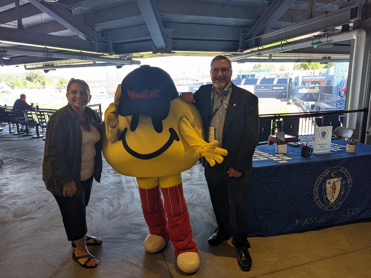 Maria Nigro Di Stefano (@eastiemaria) on Twitter photo Guess who stopped by the #TeamMOBD table at the #MassachusettsManufacturingMashup <a href="/PolarPark/">Polar Park</a>? None other than <a href="/WooSox/">Worcester Red Sox</a> mascot Smiley! #ILoveMyJob #Economicdevelopment #businessresources Guess who stopped by the #TeamMOBD table at the #MassachusettsManufacturingMashup <a href="/PolarPark/">Polar Park</a>? None other than <a href="/WooSox/">Worcester Red Sox</a> mascot Smiley! #ILoveMyJob #Economicdevelopment #businessresources