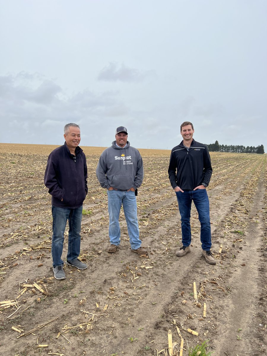 This year Vive gave members of our laboratory team the chance to travel to farms across the US and Canada to meet with growers, get their hands dirty, and learn all about farming! 

1/2