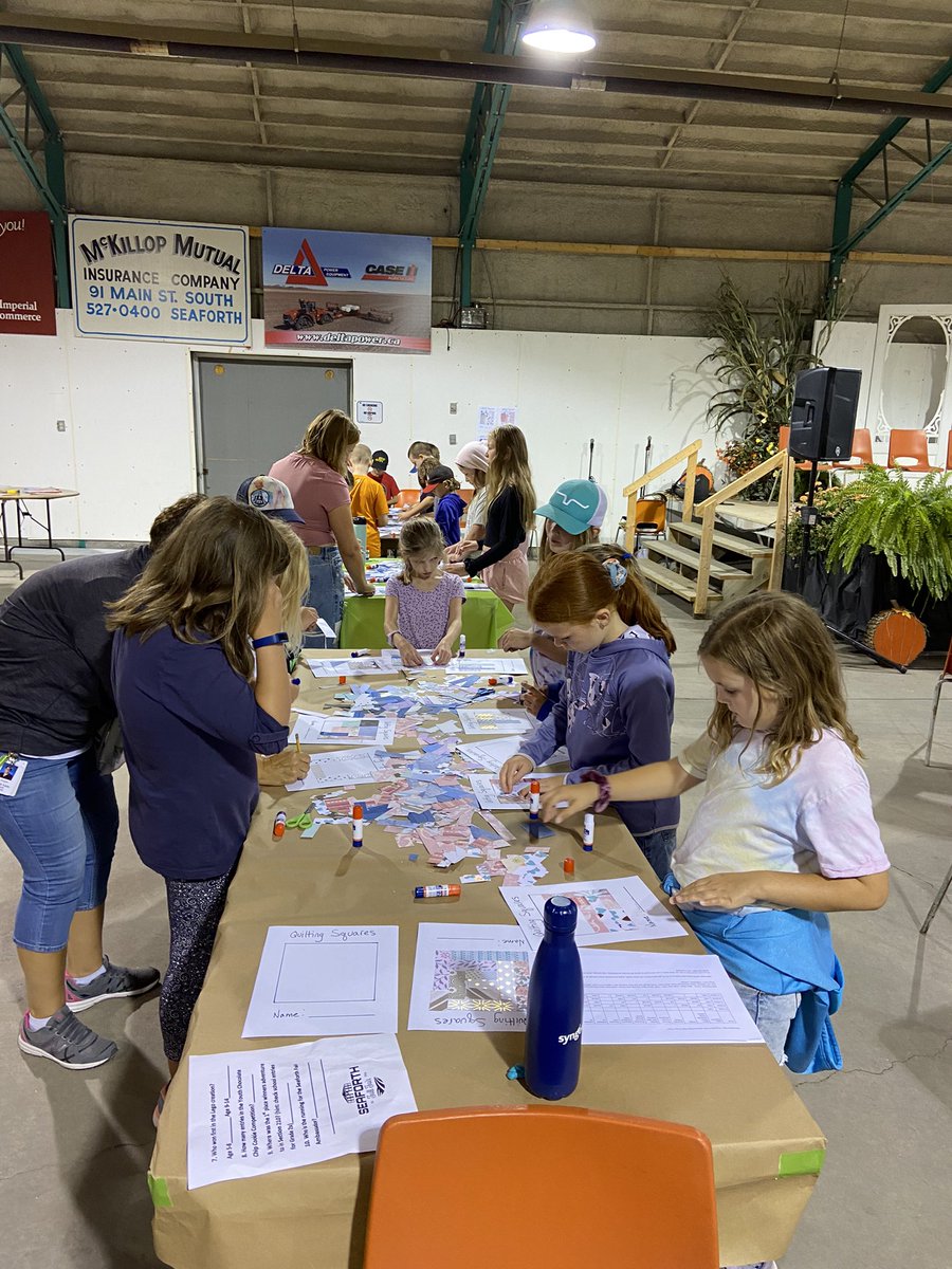 JoannaMWallace's tweet image. Volunteering at the Seaforth Fall Fair Education day today. Every year @syngentacanada gives us a volunteer day to spend in our communities. #lovemyjob
#fieldperformance