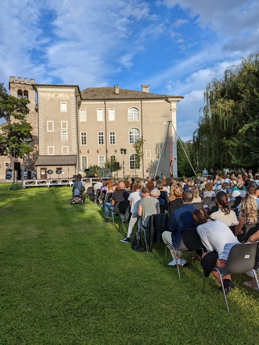 CultureVdA's tweet photo. #16settembre #FedericoQuaranta ospite d'onore della decima edizione di #PlaisirsdeCulture.
Si parla, si riflette e ci si confronta sulle declinazioni del concetto di #sostenibilità applicato a #cultura, #salutee #turismo.
@JEP_EHD @MiC_Italia @MinisteroSalute @MTurismoItalia https://t.co/mfNFgBueHz