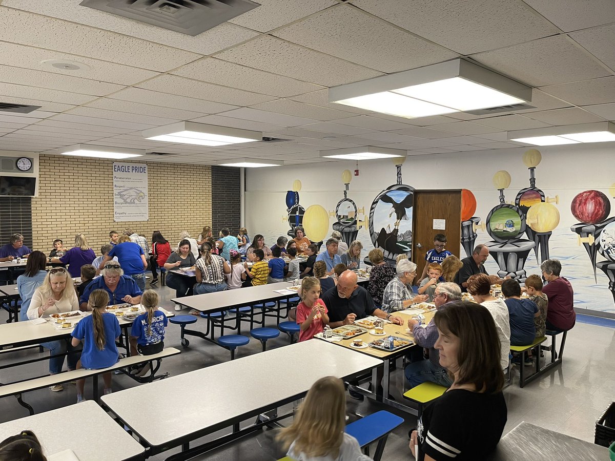 ReinhardtDerek's tweet photo. Greatly enjoyed feeding our grandparents today!  Thank you to all that came and spent time with us @USD303 https://t.co/3pO7fzqNsc