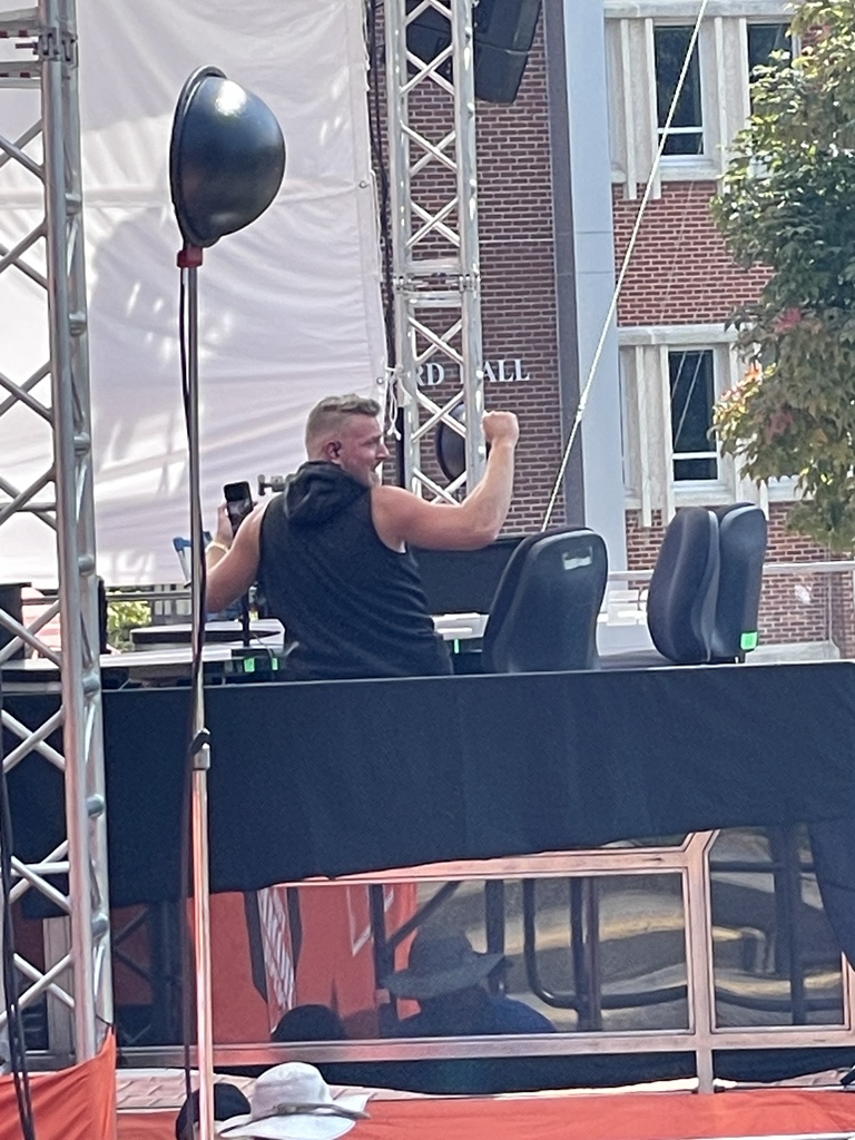 finsride's tweet photo. The man @PatMcAfeeShow in action. https://t.co/goFfOsqgj5