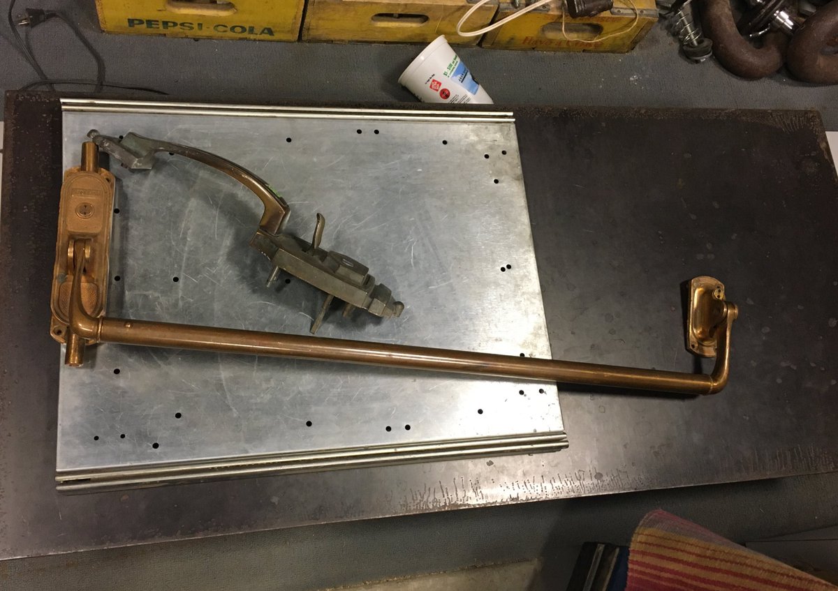 This week’s #FridayFoleyFun only comes with a photo so you’ll really have to use your imagination for it! 

Hint: this setup was used on  <a href="/TopGunMovie/">Top Gun</a>. 

As always, the answer will come Sunday! 

#foley #foleyartist #sounddesign #soundforfilm #sfx #soundeffects #gameaudio