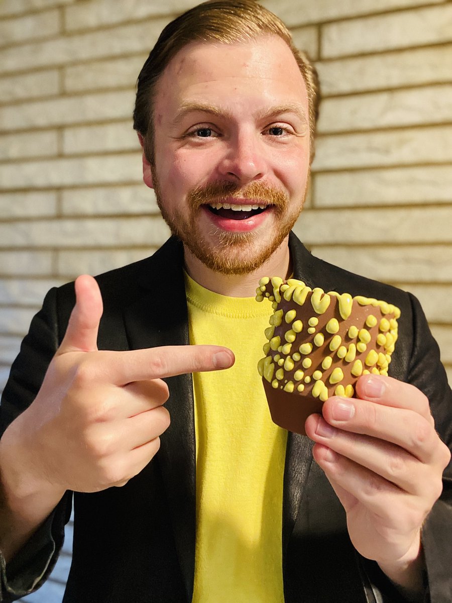 AaronOzee's tweet photo. Thank you, @Sethrogen, for gifting me your exclusive brown and yellow Gloopy Ashtray on behalf of Houseplant.
Regulus and I have always considered you a remarkable friend. We are sending you our love and delicious blocks of cheese!
#Regulus #RegulusBook #RegulusMovie #AaronOzee https://t.co/Q2ryIfYFzR