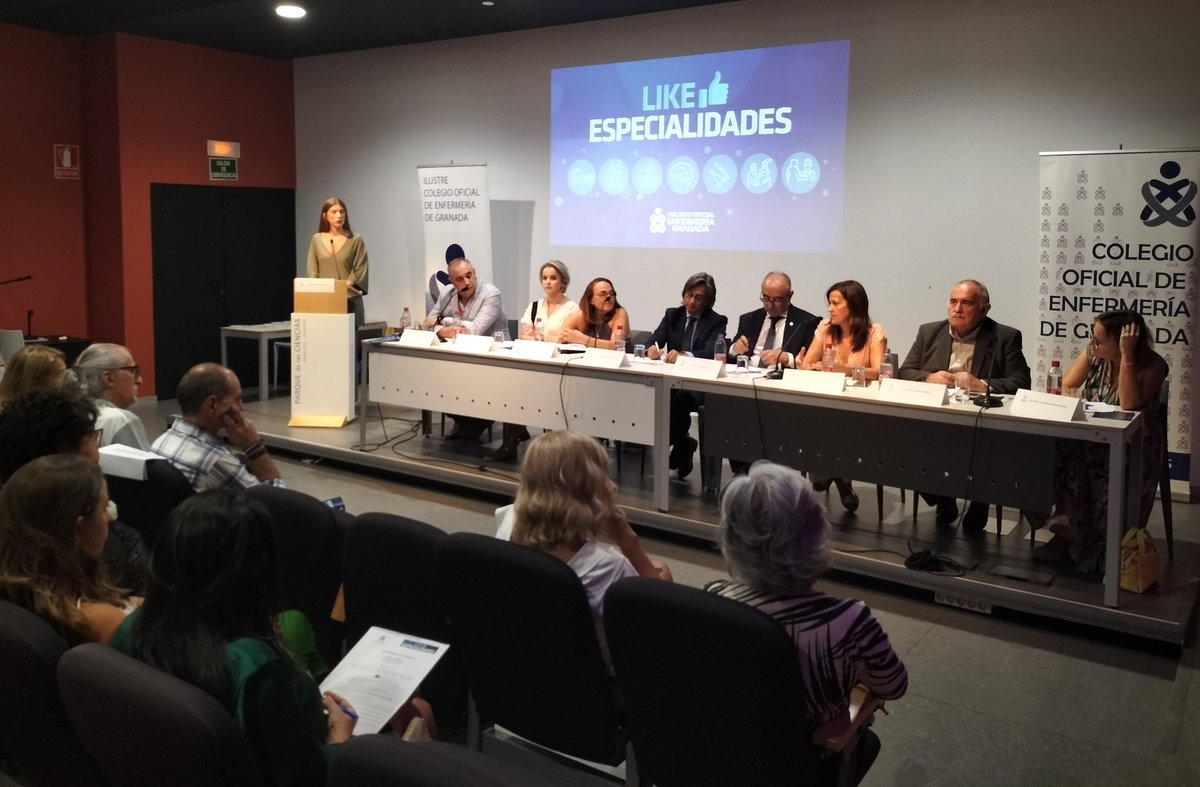 codegraes's tweet photo. Con expertos de cada una de las especialidades, arrancamos un debate sobre su estado actual en el que destaca el valor añadido de esa especialización. 
#formación #especialidadEnfermera https://t.co/yj2oY6Oklq