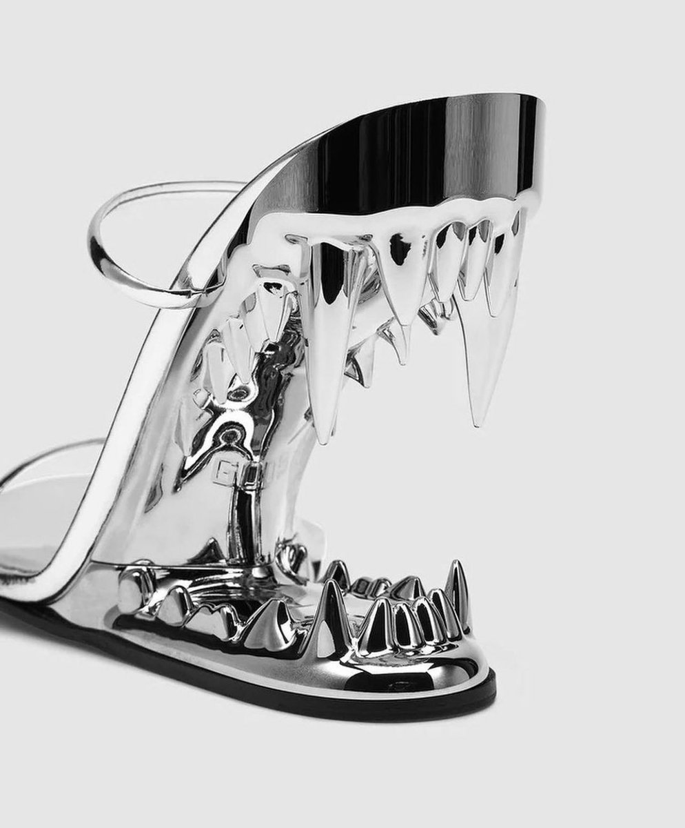 StreetFashion01's tweet photo. GCDS “Teeth” Heels (2022) https://t.co/Vj4OJU0KKU
