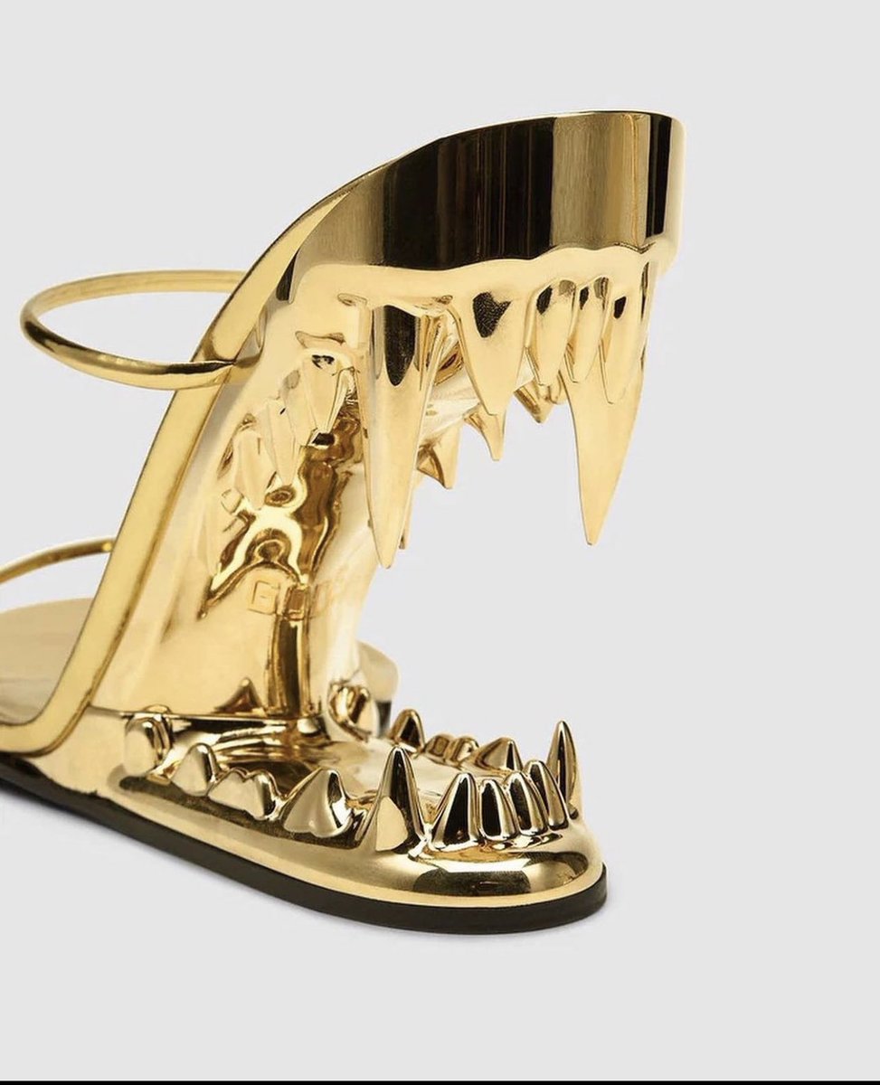 StreetFashion01's tweet photo. GCDS “Teeth” Heels (2022) https://t.co/Vj4OJU0KKU