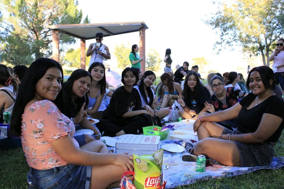 Montwood TAFE (@mhs_ace) on Twitter photo Had a wonderful time at our T.A.F.E picnic!💚💙 <a href="/MontwoodHS/">David Herrera</a> <a href="/Denise_TAFE_MHS/">Denise Guzman</a> <a href="/DafneHdz_MHS/">Dafne Hernandez</a> Had a wonderful time at our T.A.F.E picnic!💚💙 <a href="/MontwoodHS/">David Herrera</a> <a href="/Denise_TAFE_MHS/">Denise Guzman</a> <a href="/DafneHdz_MHS/">Dafne Hernandez</a>