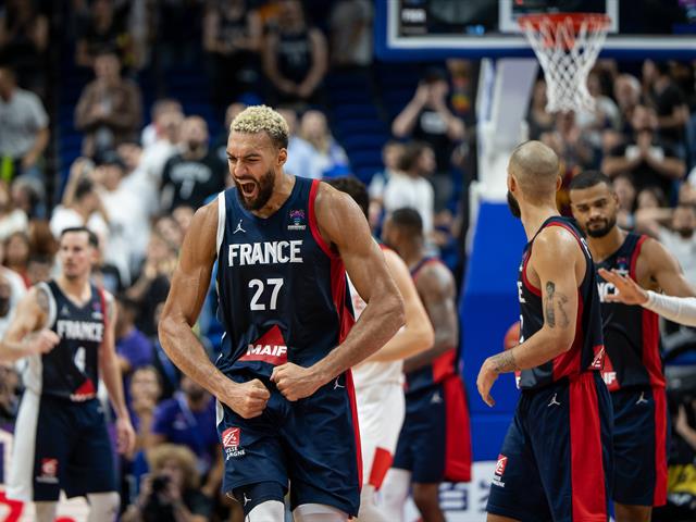 CavsNationFra's tweet photo. CE SOIR LA FRANCE EST GRANDE MES AMIS  🇫🇷 

ALLEZ ON VA CHERCHER L'OR MAINTENANT  🥇 

#GoldIsBack https://t.co/0nBVSmPHww