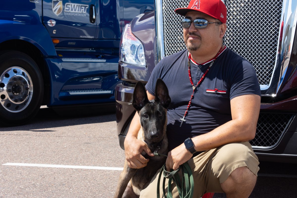 SwiftTransport's tweet image. Meet Sergio (and his pup Kilo), our Driver of the Day for #SwiftDAW! 😄
He&apos;s been with Swift for 8 years and does OTR. Kilo is his co-pilot! 🐕
Kilo is the first dog he&apos;s had on the truck - Sergio said it&apos;s nice to have the company! #truckdriverappreciationweek #ThankATrucker