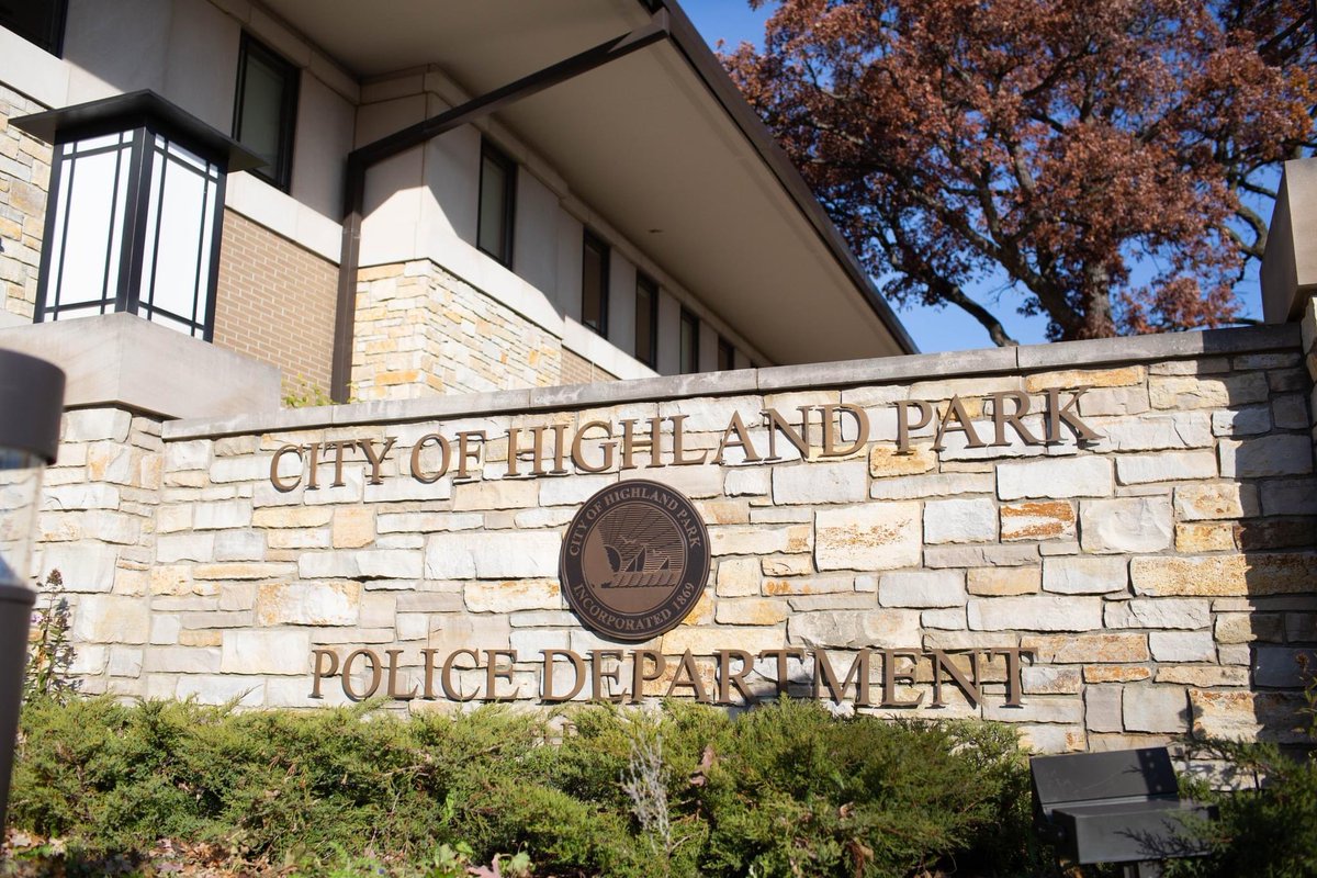 NancyRotering's tweet photo. PUBLIC SAFETY ALERT: Please avoid the area of the 1300 block of St. Johns, Highland PK - there is a heavy police presence. The incident is contained to a residence. Residents in the area are asked to stay indoors and to please follow police direction. Please await further notice. https://t.co/5egXq9PuzS