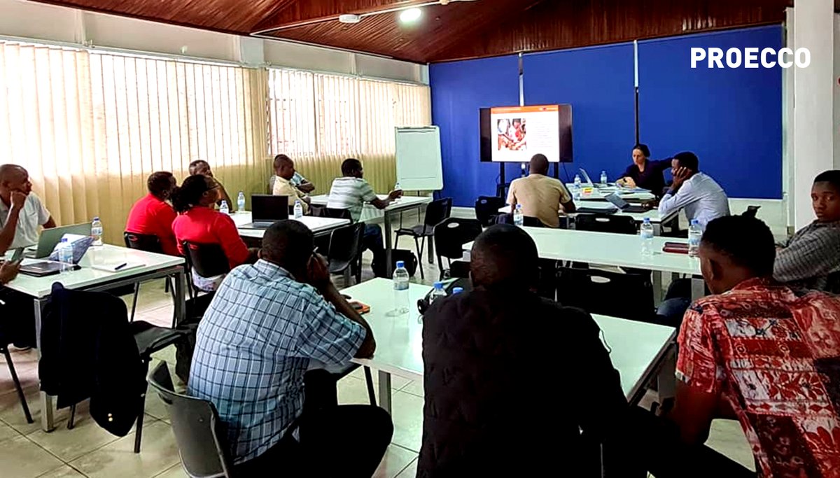 PROECCORwanda's tweet photo. We were hosted by the UN-Habitat for a 3-day workshop aiming at training of public practitioners (14th – 16th Sept) conducted by @GabriellaRobba. The training was held at the UNDP Kigali offices and was part of the participatory project implementation of settlement upgrading. https://t.co/lfZQNScqgC