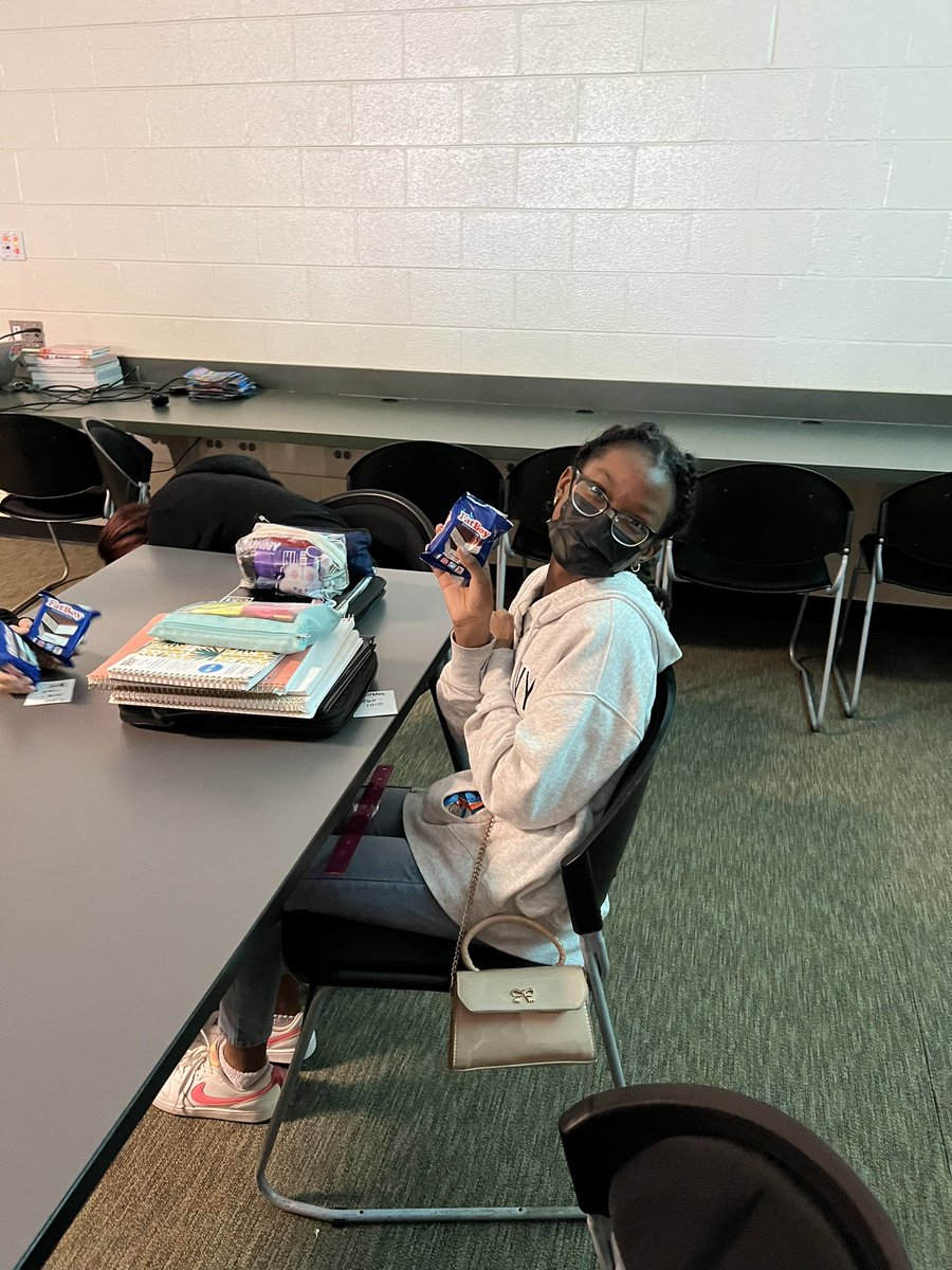 Amanda Hanie tweet media