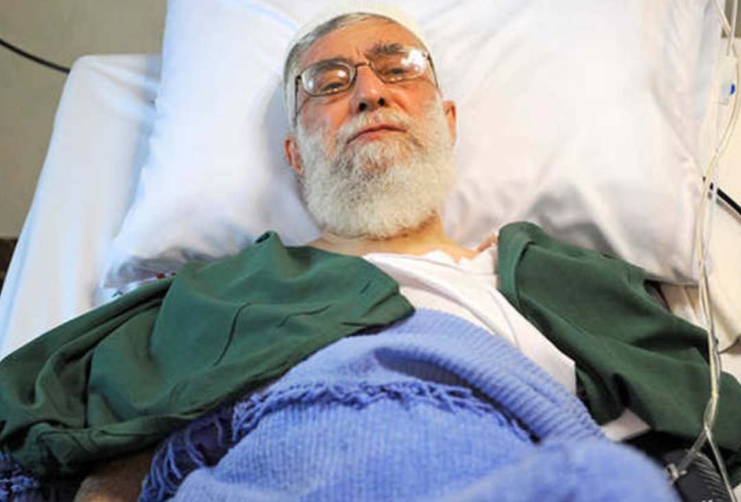 اللهمّ أطِل في عمره على السرير
وعافِه من العافية
وأبعِد عنه كلَّ رحمة
واجعل أنفاسَه ناراً لا تخرج إلا بعد أن تحرق أحشاءه ومجاريه.