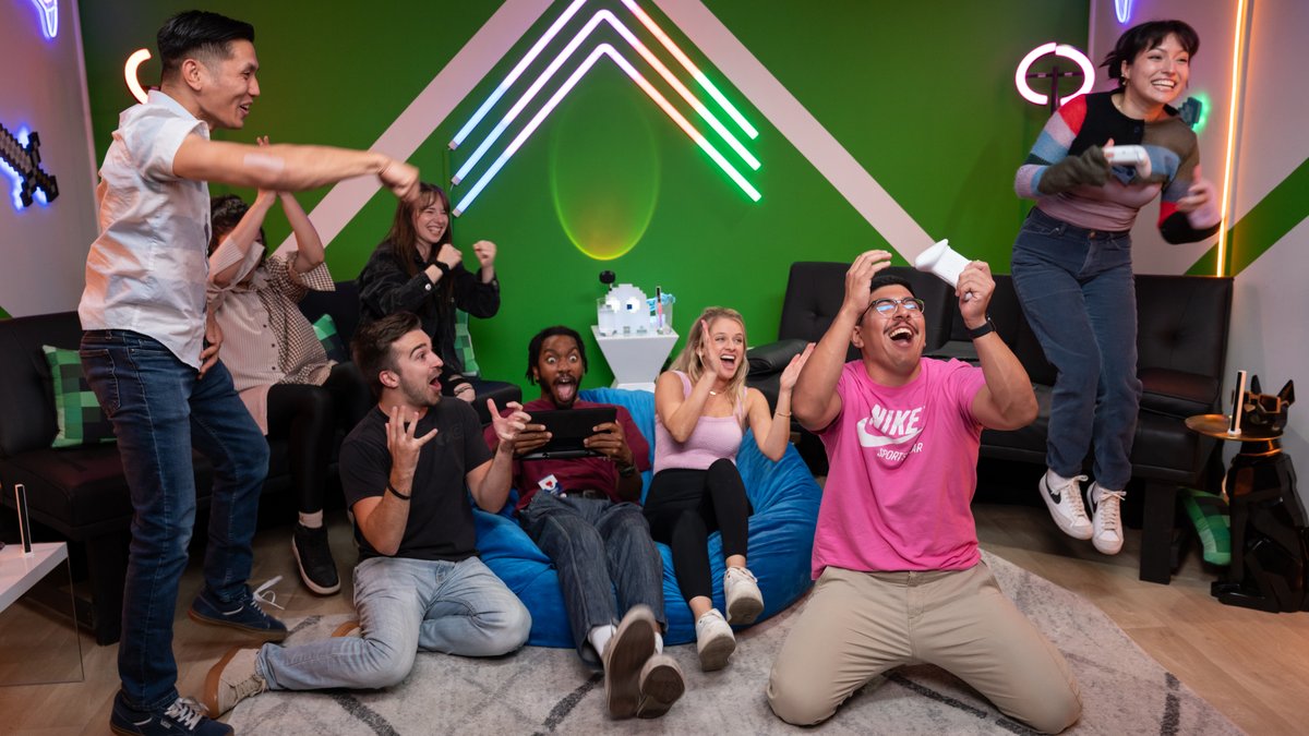 The_GamerLounge's tweet photo. Tori had one of the greatest comebacks ever on #TheGamerLounge Live. Sorry Frank...🤷‍♂️ https://t.co/fKGh79GcQs