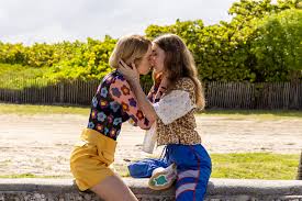 esperastrx's tweet photo. everyone watch do revenge it has a great,, plot https://t.co/JyUxlR7Gnk