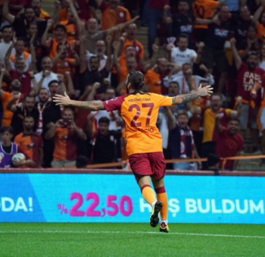 Golü atıyoruz atmasına ama gol yememiz de çok kolay oluyor sizce sorun ne?