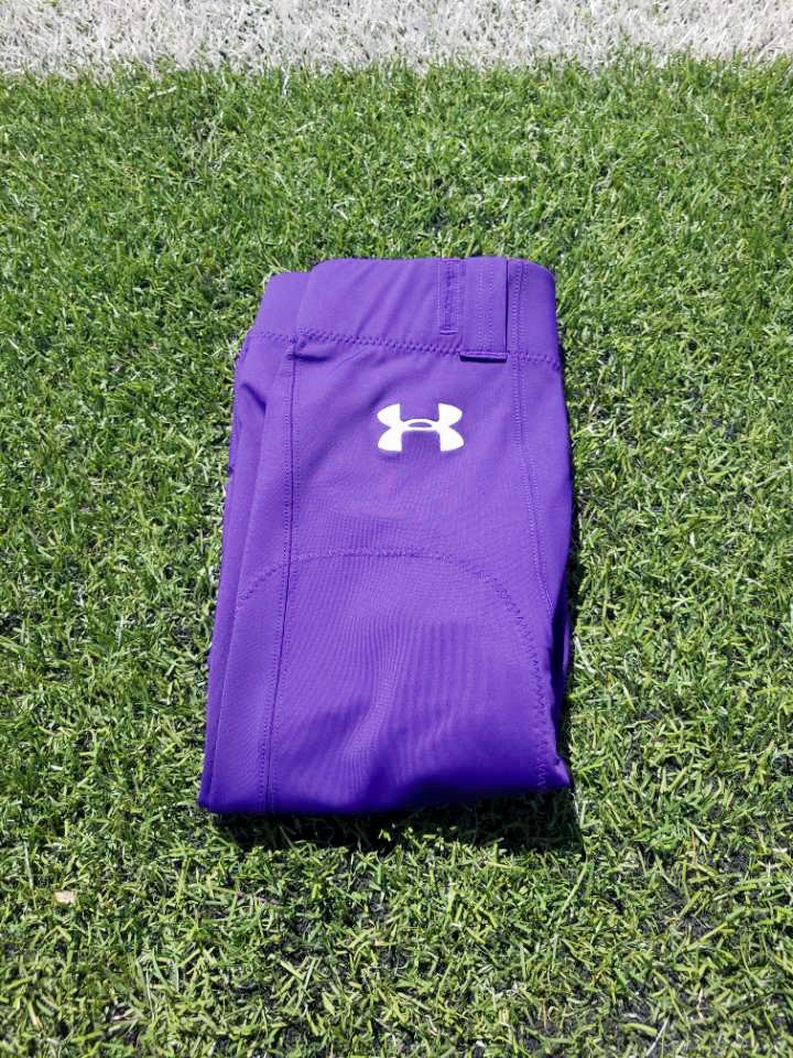 yotesequipment's tweet photo. Game Threads with Something NEW
Purple Helmet with NEW White Facemask
White Jersey
NEW Purple Pants
White Accessories
#ComeWinWithUs
#BeatSOU https://t.co/xlSwnyshK9