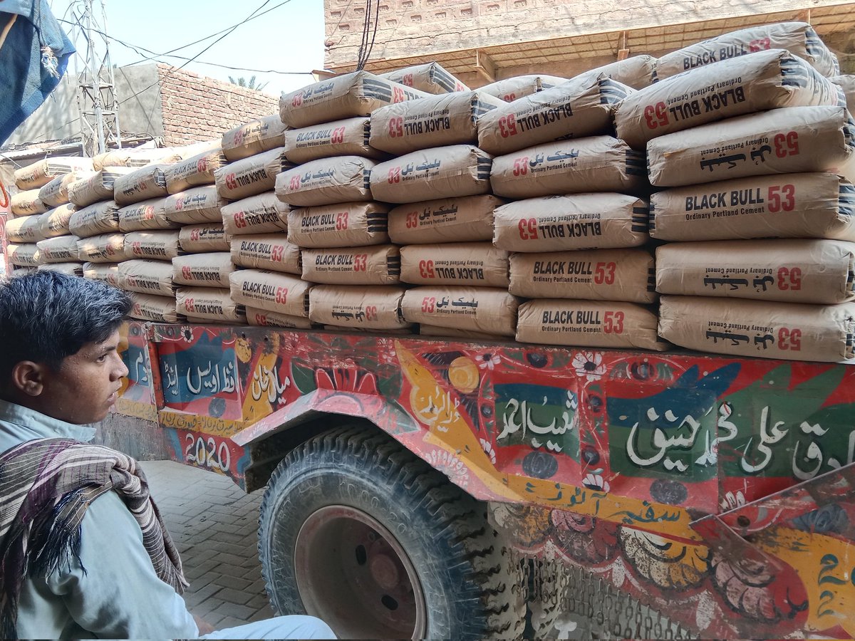 shafaqnaveed2's tweet photo. Please help however you can and donate wherever you trust. These people need our help https://t.co/TkxsO5jv4X