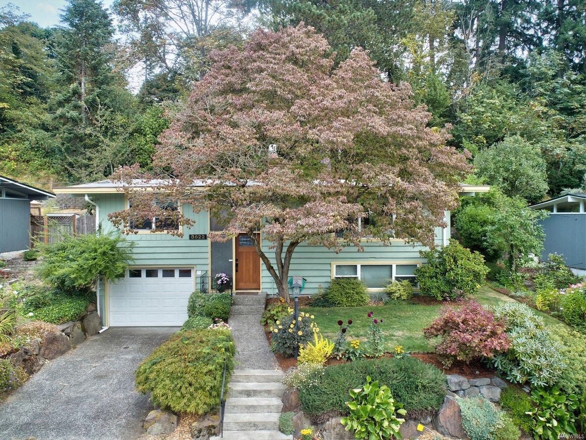 JLS_Seattle_NE's tweet photo. ✨NEW LISTING &amp; OPEN HOUSE ALERT

🏠 8622 25th Ave NE, Seattle, WA 98115
🏠 3 Beds | 1.75 Baths | 1,830 SqFt
🏠 Offered at $959,950

🏠 Saturday | September 17 | 1:00 - 4:00PM

Learn more about the property at https://t.co/eL4h5oDWkD

Represented by Jonathan Jones (206) 226-3200 https://t.co/owU3gb621H