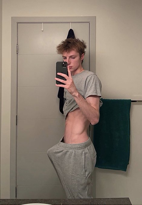 My dick hard https://t.co/XUqRf39zOh