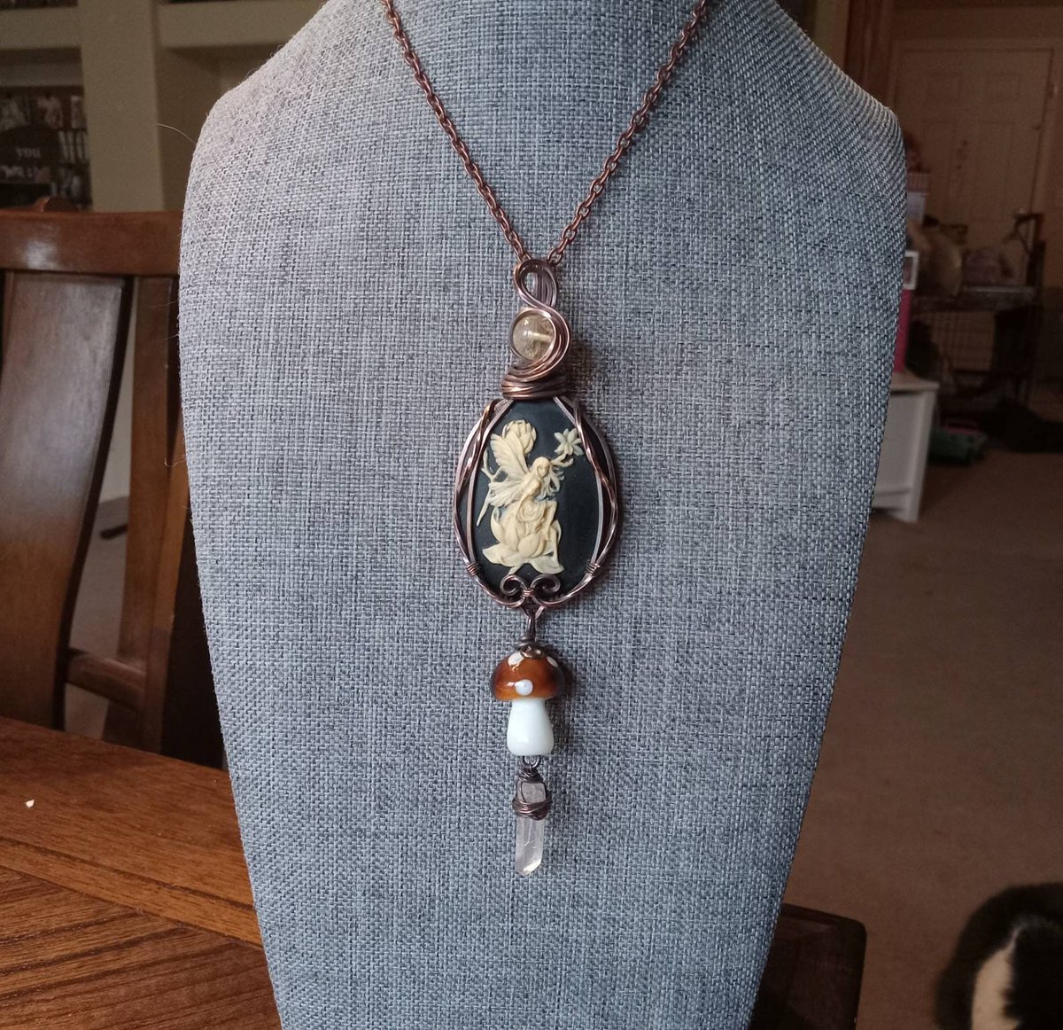 BrookeB38491557's tweet photo. Excited to share the latest addition to my https://t.co/VdGw3spyX8 Fall Fairy mushroom enchanted fairy necklace #gothicjewelry #fallfairy #fairytalejewelry #fantasyscifi #copperwirewrapped #citrinejewelry goth https://t.co/4o6UnUy42K