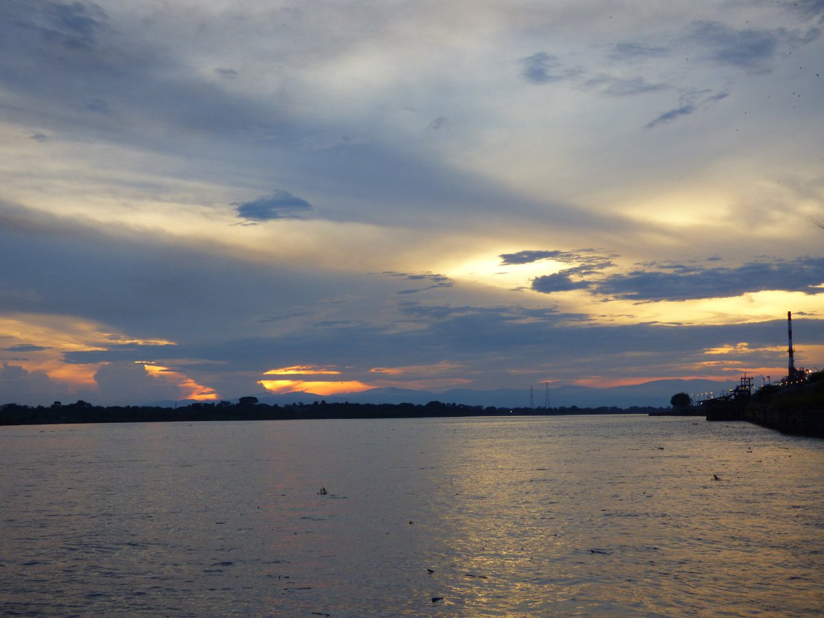 DeepSageApp's tweet photo. Barrancabermeja en una tarde de febrero de 2018

#ColombiaMagnífica

Foto de @Barreja https://t.co/rMZgSw84VE