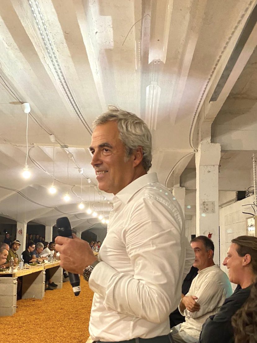 [wild] Energie, rencontres, contreverses, débats, hospitalité, convivialité, curiosité Quelle perf <a href="/matthieuPoitev2/">matthieu Poitevin</a> et toute l’équipe du Festival de la ville sauvage <a href="/va_jouer_dehors/">Va jouer dehors !</a> de faire de l’#architecture un enjeu commun et vivant. Ça continue ce soir et demain !