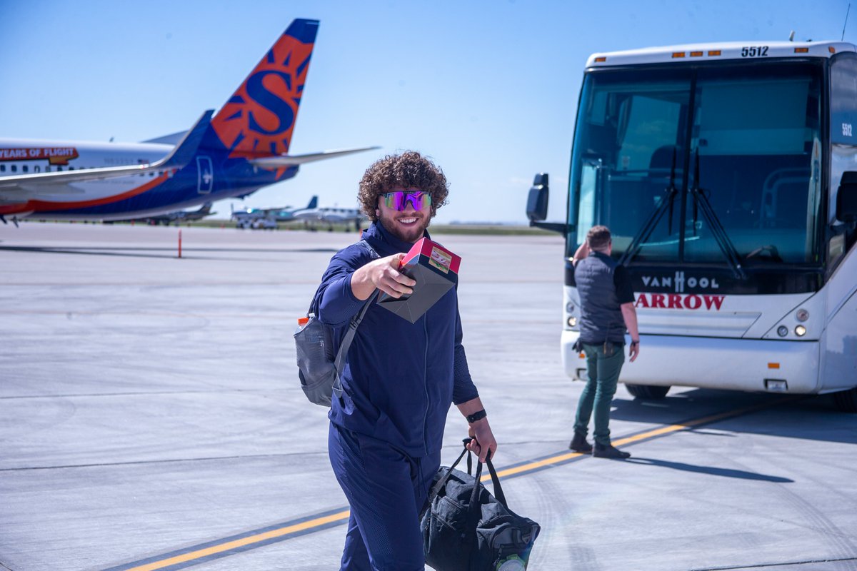 Ready to get our two-step on! 🤠🛫

#GetUpGreeley🐻🏈