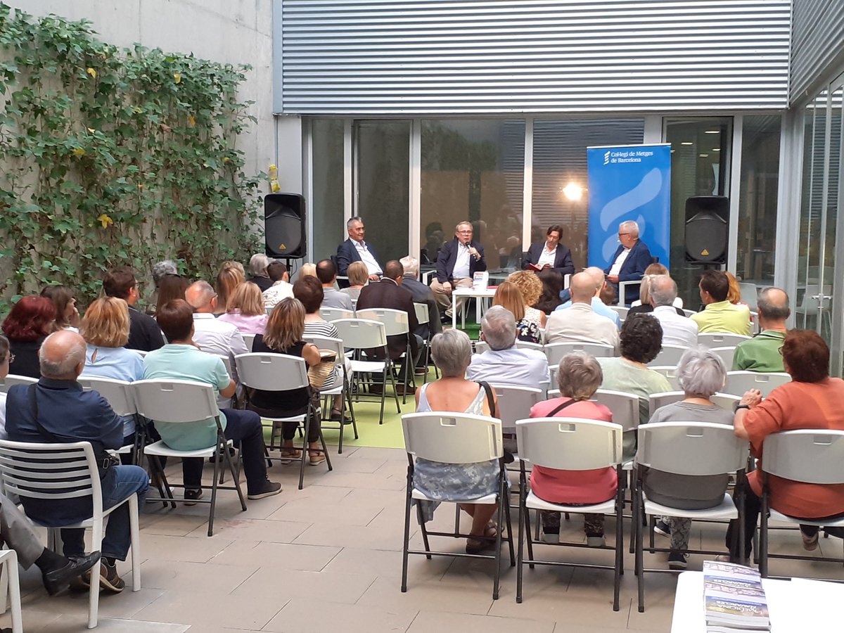 El Dr. Rotllan presenta el llibre sobre la topografia mèdica de Navarcles <a href="/COMBarcelona/">Col·legi Metges BCN</a> <a href="/CoMBBages/">CoMB Bages</a> <a href="/jaumepadros/">Jaume Padrós</a> <a href="/ajnavarcles/">Ajuntament de Navarcles</a> <a href="/Joan_Barbe/">Joan Barbé</a>