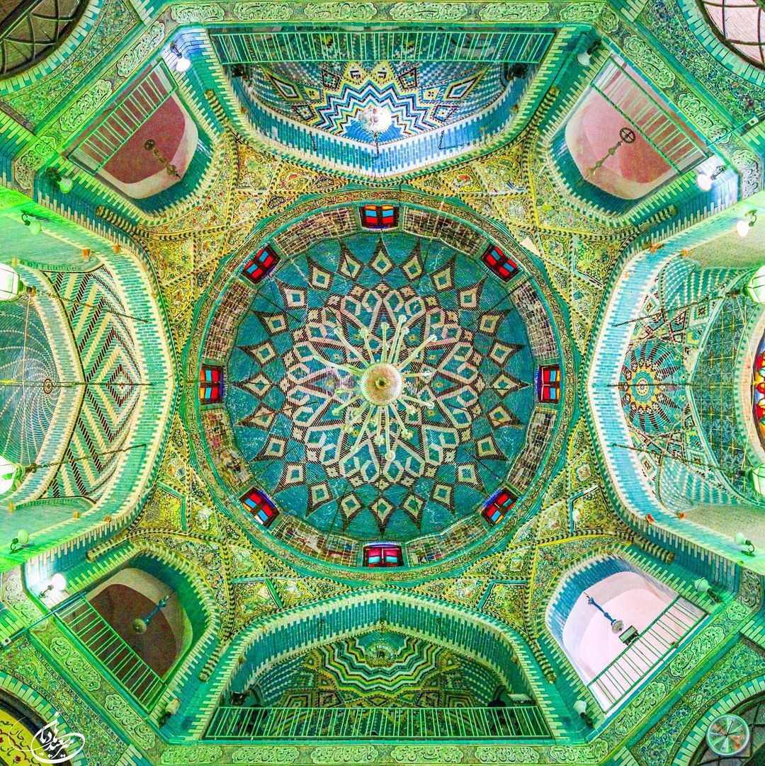 تکیة معاون الملك - کرمانشاه
Takyeh Moaven-ol-Molk

تصوير: ميرسعيد هاديان
#تکیه #المحرم #کرمانشاه #حب_الحسین_یجمعنا #iran #kermanshah