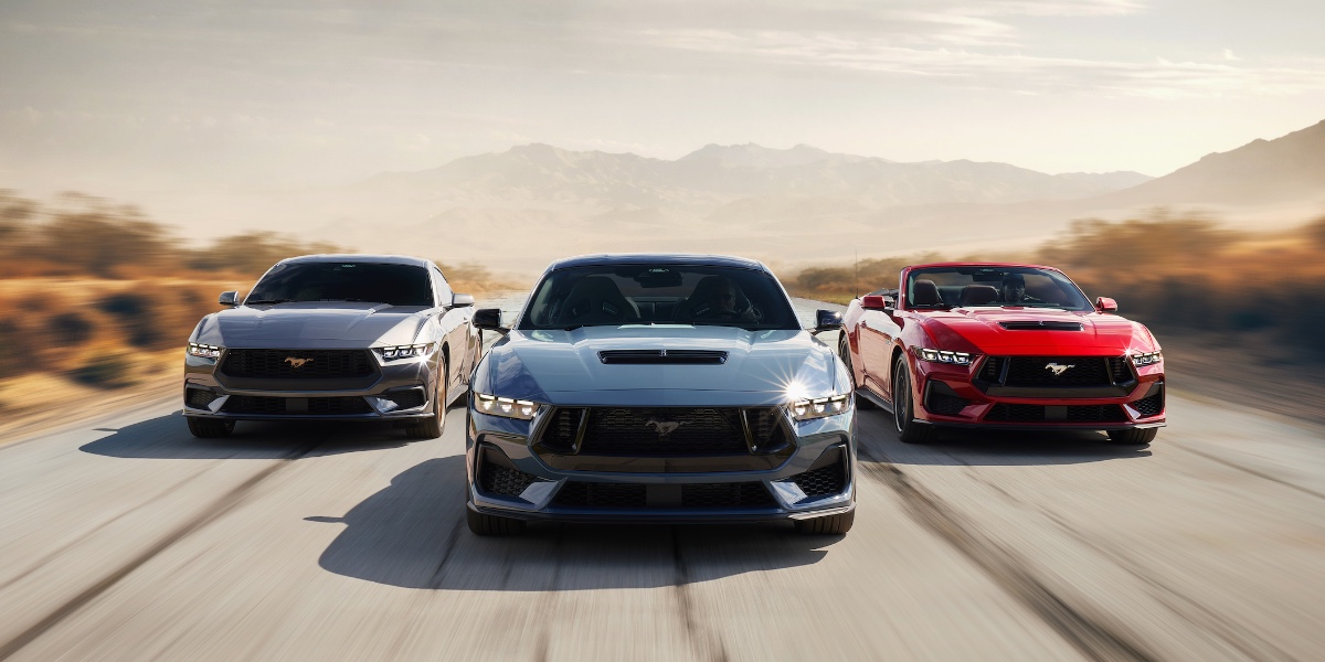 LAAutoShow's tweet photo. Meet the latest addition to the Mustang Family – the Dark Horse! The 2024 @FordMustang promises to be the most powerful track-oriented car to ever carry a 5.0-liter V-8 under the hood with a targeted output of 500 hp.
#ford #fordmustang #sportscars #speedtherapy #carculture https://t.co/mf1rTFucYK