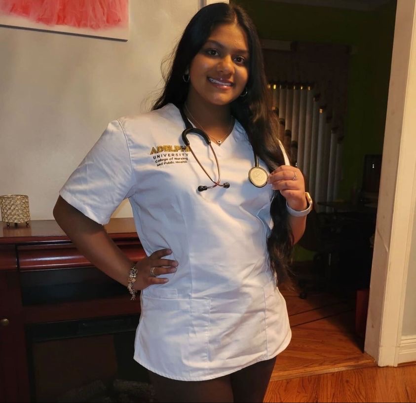 AdelphiU's tweet image. “To our incoming First-Year students/transfer students, my advice to you is to believe in yourself. Settle for nothing less than your best and always remember that there are other students and professors that are here to help you!” — Manisha Ganeshram ‘23 #HumansOfAdelphi