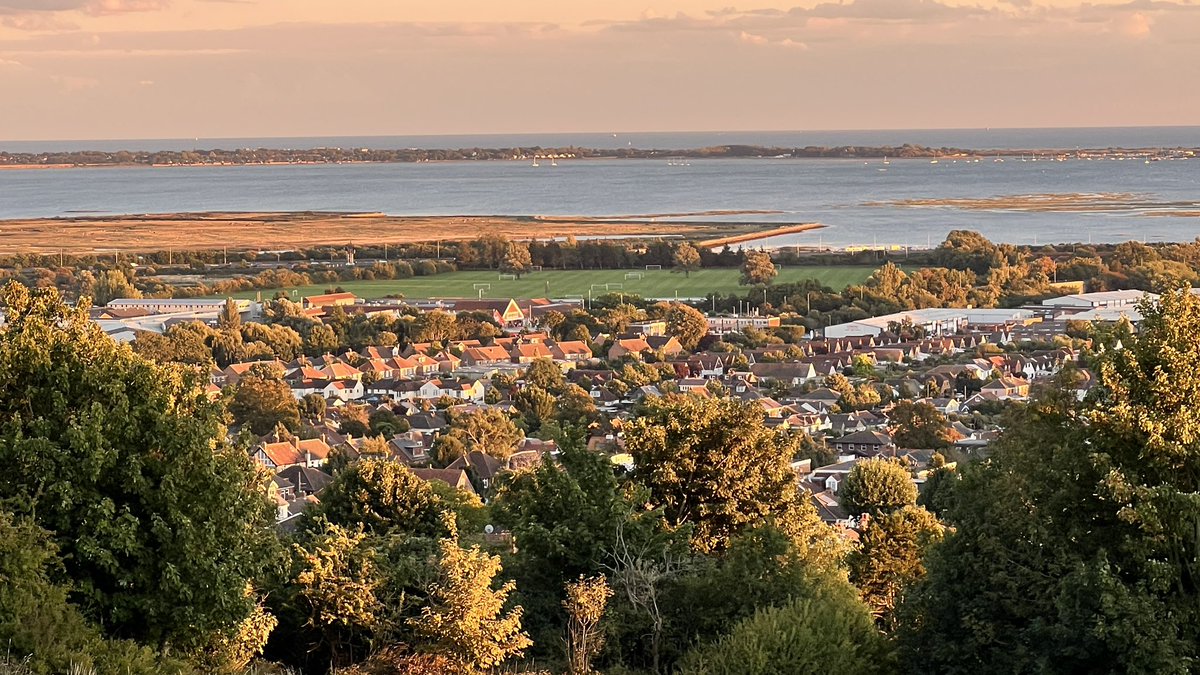 SaveHayling's tweet image. Photos of #HaylingIsland from #PortsdownHill.