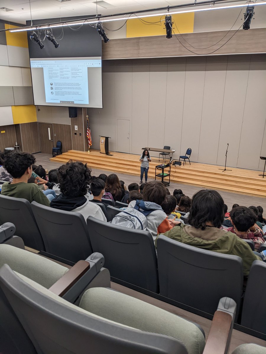 RobersonSpring's tweet image. Ms. Branch is discussing appropriate boundaries with our 8th grade students! #RemarkableDNA
#BelieveInSpring
#TogetherWeWill
@SpringISD @MrsDunbar6 @CaptivatingCan @casey_wheaton @CeceliaBrumsey