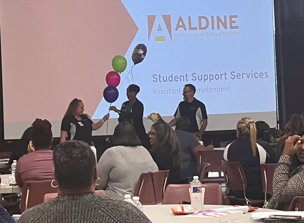 HMS_Couns's tweet photo. 🗣️Whooooo-hooooo!!!! Congrats to @Counseling_AISD on her new roll as our Guidance Counselor Director 🥳!! We are so very happy for you. Great things are in store. @DiakaMelendez https://t.co/KxW3aFvQUN