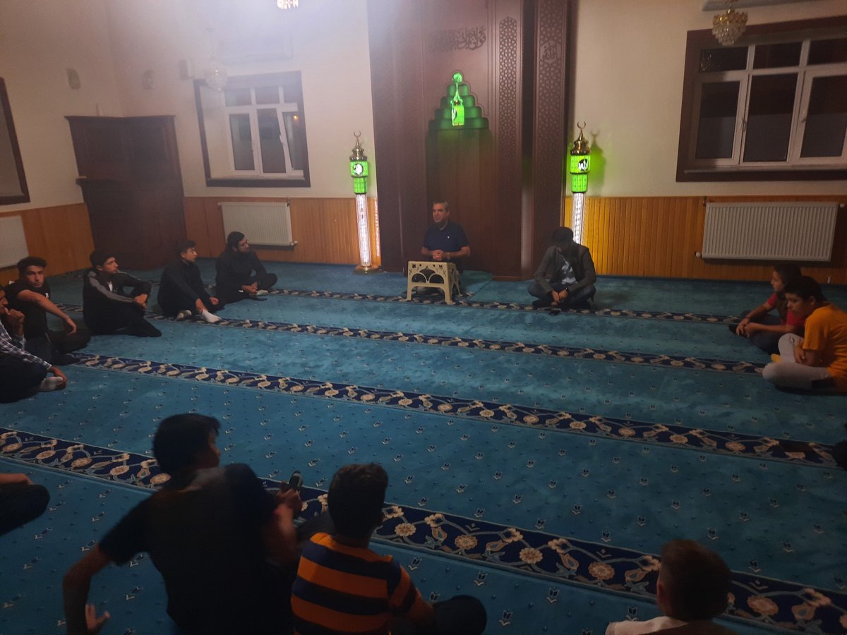 Cuma sohbetlerine kaldığımız yerden devam ediyoruz. Bu kapsamda bugünkü konuğumuz cami imamımız Metin Şimşek oldu. Kendilerine teşekkür ediyoruz.