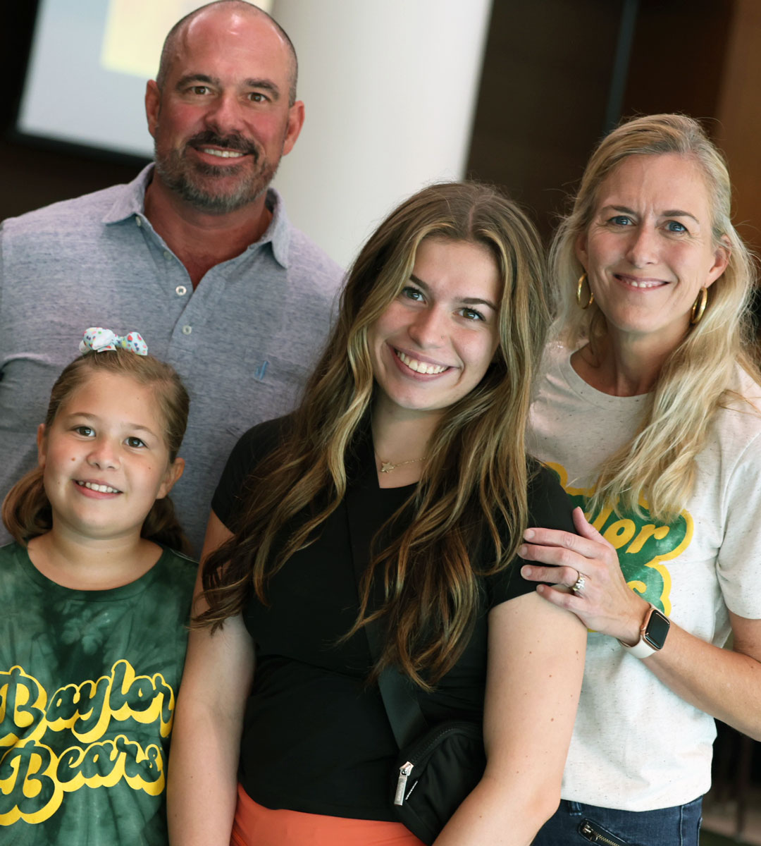 Baylor's tweet photo. #BaylorFamily Weekend is underway!

First up: Meet the Faculty Luncheon, as parents, students &amp; professors gathered over lunch at the @BaylorClub. 🐻🧑‍🏫🍽️ https://t.co/2pn4aAiO5X