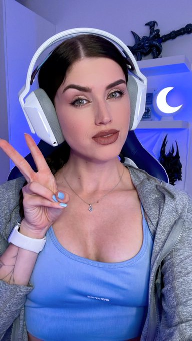 Live on twitch! Come hang out ? https://t.co/vd3D8hOs39