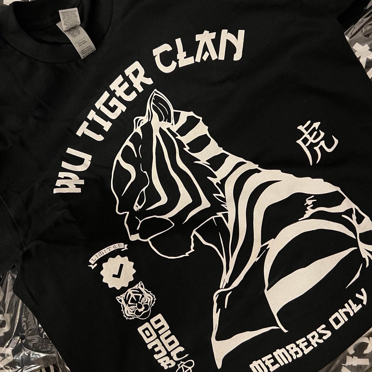 Wu Tiger Clan MEGA GIVEAWAY
One Tiger, One MEFaverse, One t-shirt 
To enter: 
1. Follow  <a href="/WuTigerClan/">Wu Tiger Clan</a>
2. Like &amp; ReTweet 
3. TAG 5 Friends &amp; Homies who love #NFTs 

Minting: nft.coinbase.com/drops/wu-tiger… 

#WuTigerClan #WuTang #MEFaverse