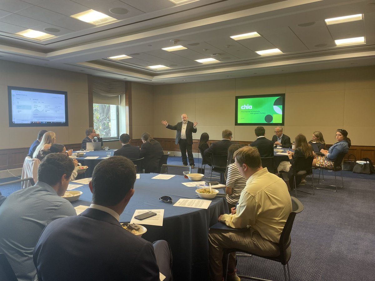 Busy day on #CapitolHill. The <a href="/BlockchainAssn/">Blockchain Association</a> was thrilled to join our member <a href="/chia_project/">Chia Network</a> for a policy briefing w/ Senior Hill Staff. #Chia President <a href="/hoffmang/">Gene Hoffman hoffmang.xch 🌱</a> gave a very insightful presentation on #Chia #XCH, Proof of Space &amp; #NFTs/<a href="/ChiaOxNFT/">Chia Ox Gifs🌱</a> 🌱 🌱 | <a href="/cows2crypto/">Allie Page</a>  #crypto