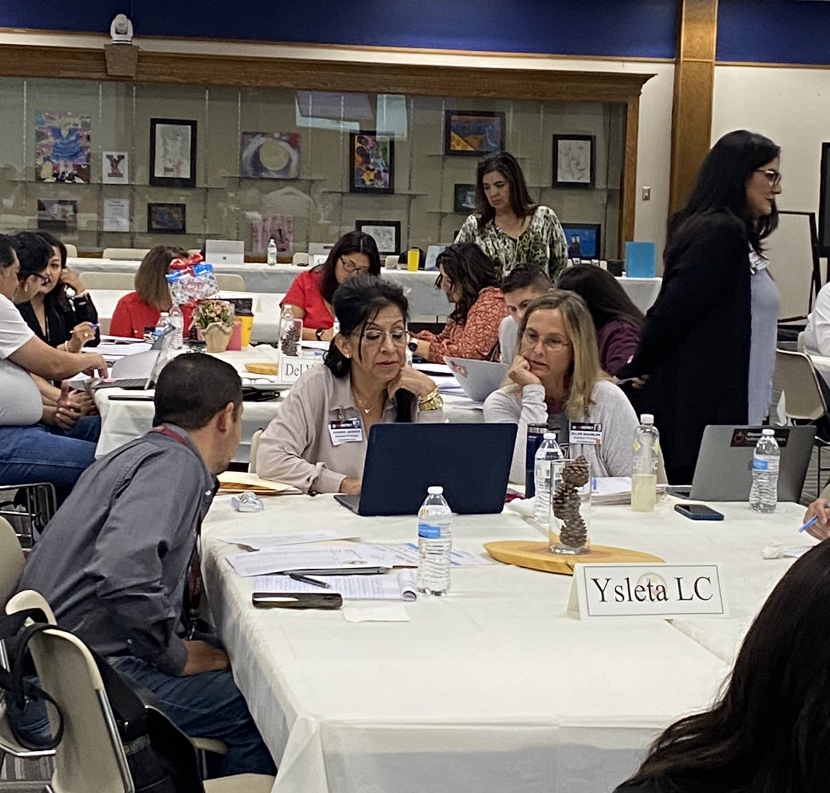 catherinedoc12's tweet photo. Practicing difficult conversations with our amazing Assistant Principals! Improving instruction is key to growth. @vronicasworld @MVES_Principal_ #LeadershipMaters #Group2 #CoachingisKey @YsletaISD @YsletaMS https://t.co/FFQBrPC1YB