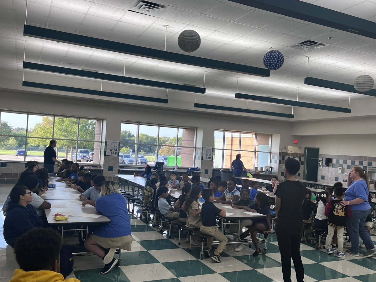 Today is House day! Everyone are in their house groups! House of Kindness, Respect, Perseverance, Honesty, Responsibility! Today we spoke about having good character, learned our house chants, and worked on team spirit!