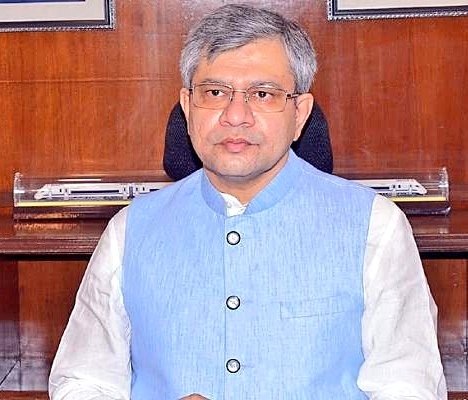 Railwhispers's tweet image. #AxleCounter purchase is a very serious #SCAM of thousands of crores
MR @AshwiniVaishnaw is requested to intervene &amp;amp; punish all #Signalling officials who are #purchasing/have purchased a product of 3 lakhs at 8 lakhs &amp;amp; more,causing 1500 crores loss of Govt exchequer
@RailMinIndia