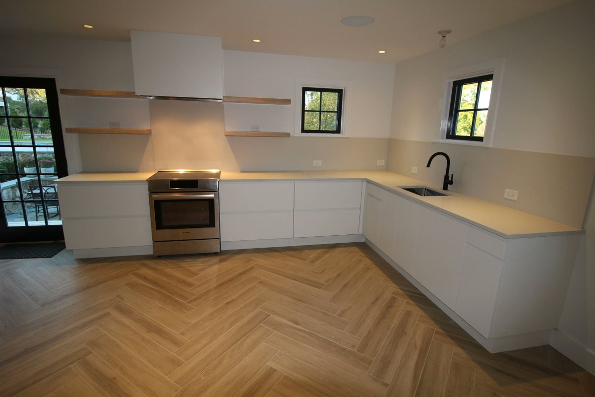 GeretyBuilding's tweet photo. Is your #kitchen due for a #remodel this year? These longer-term trends from 
@houzz can improve your home's style and resale value.  https://t.co/Dev6cRsvO0 https://t.co/qEQvuQ7BMG