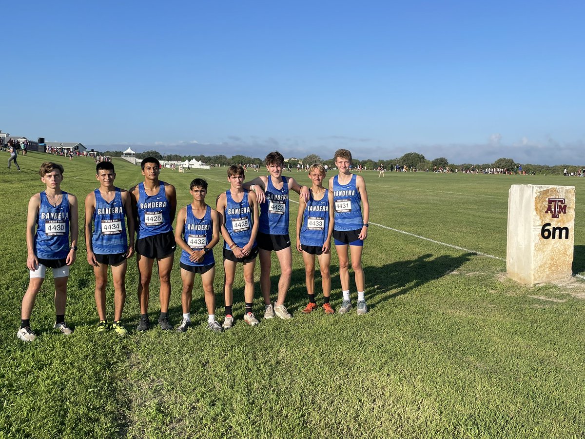 BanderaBTFXC's tweet photo. Warming up for the A&amp;M Invitational #WAO https://t.co/QOXFEXSBHm