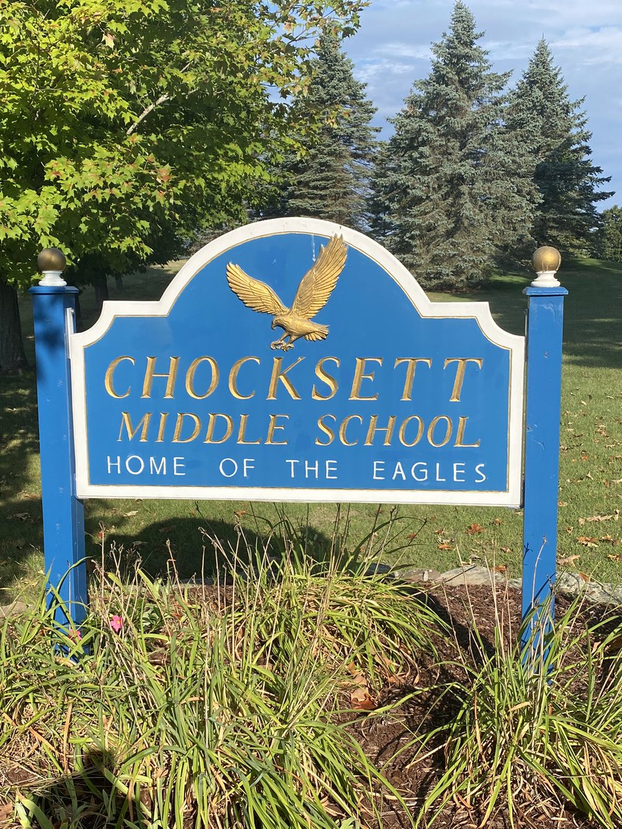 Stopped in to see @MSAA_33 member @clabreck21 this morning.  Chris is also the Massachusetts State Representative for @NAESP. Chocksett Middle School is in great hands! @WachusettReg @jackienaesp @efranksnaesp @jillflanders @MPS_Elementary @YGB70 #MSAAontheroad